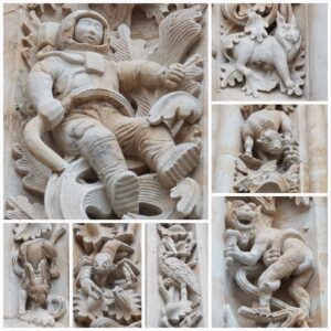 Gargolas y figuras extrañas en la catedral de Salamanca puerta de Ramos