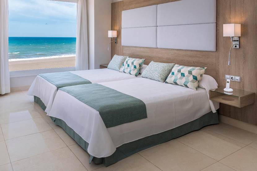 Oferta Puente de Octubre en Mediterraneo Bay Mediterraneo Bay Hotel & Resort 4*